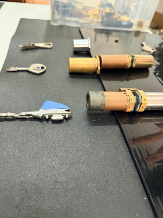 Llaves y bombines de seguridad